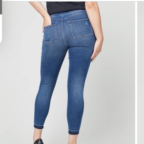 Spanx Distressed Ankle Skinny Jeans, Medium Wash Size Medium - Picture 3 of 12